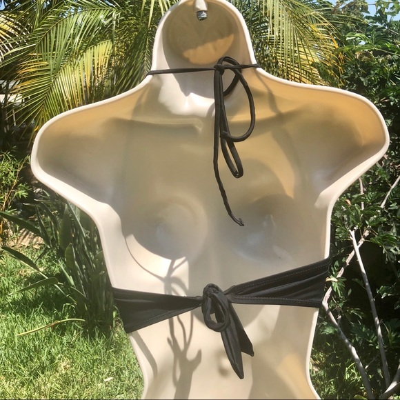 Gold Zipper detail 🖤 Bandeau bikini top 🖤 - Picture 4 of 6